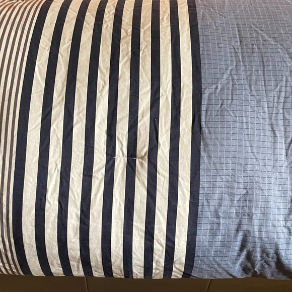 LACOSTE  Meribel Comforter Set - Picture 4 of 6